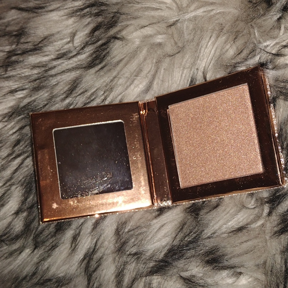 Desi x Katy highlighter